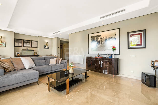 Apartment in Prestigious La Trinidad with Stunning La Concha Views