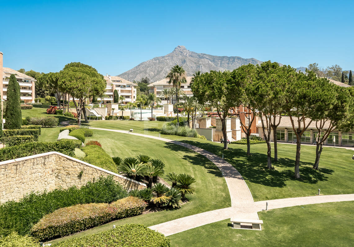 Apartment in Prestigious La Trinidad with Stunning La Concha Views