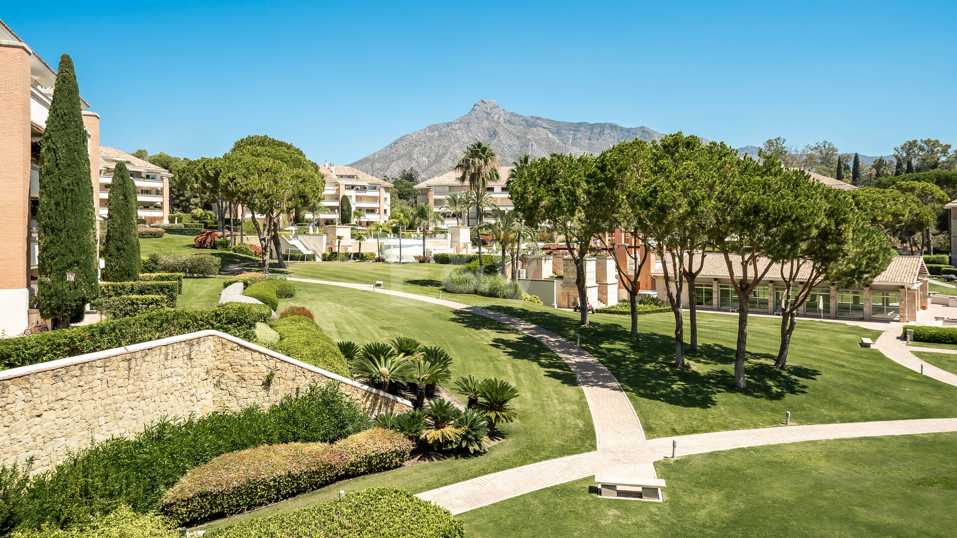 Apartment in Prestigious La Trinidad with Stunning La Concha Views
