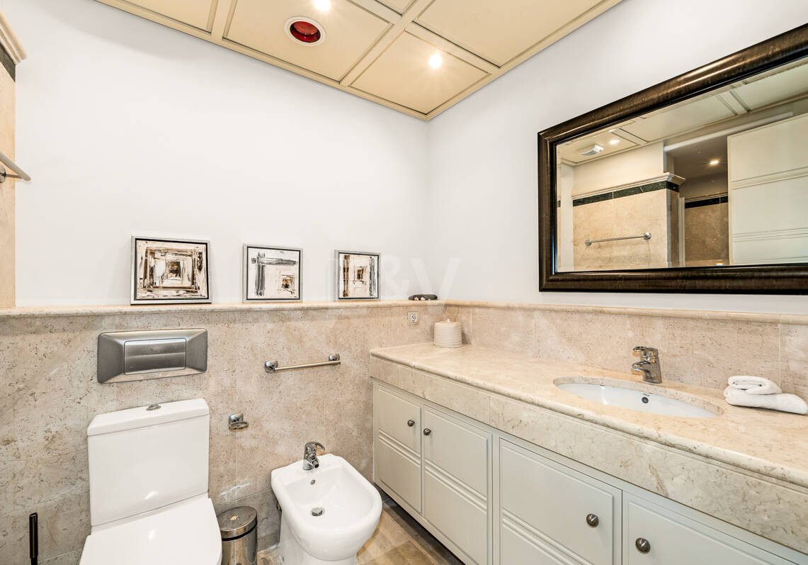Apartment in Prestigious La Trinidad with Stunning La Concha Views