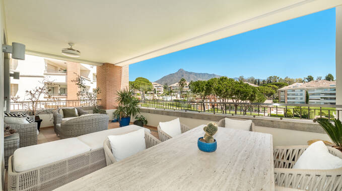 Apartment in Prestigious La Trinidad with Stunning La Concha Views