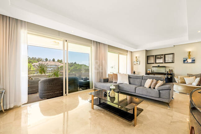 Apartment in Prestigious La Trinidad with Stunning La Concha Views