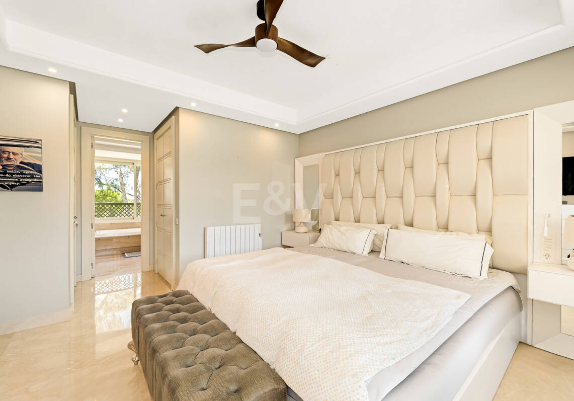 Apartment in Prestigious La Trinidad with Stunning La Concha Views