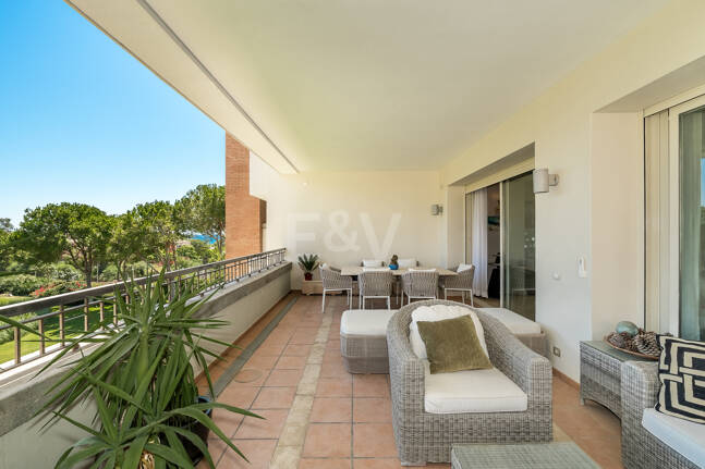 Apartment in Prestigious La Trinidad with Stunning La Concha Views