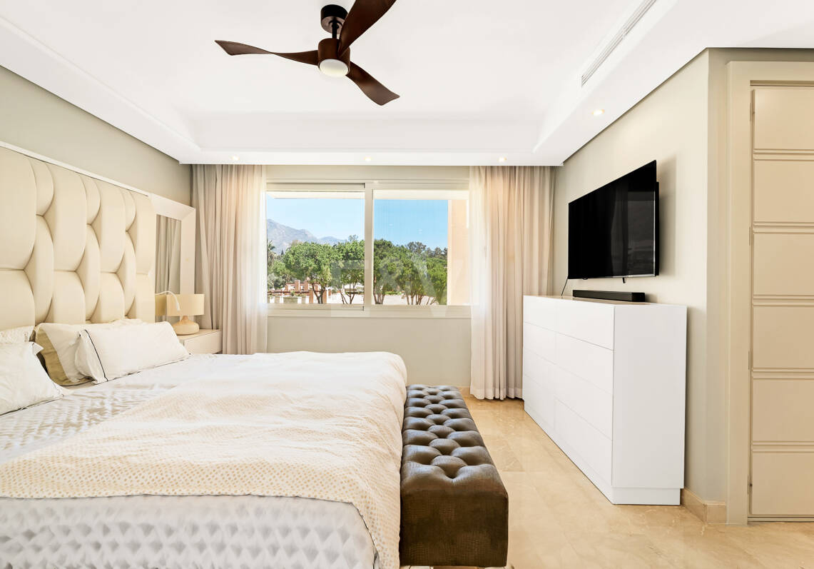 Apartment in Prestigious La Trinidad with Stunning La Concha Views