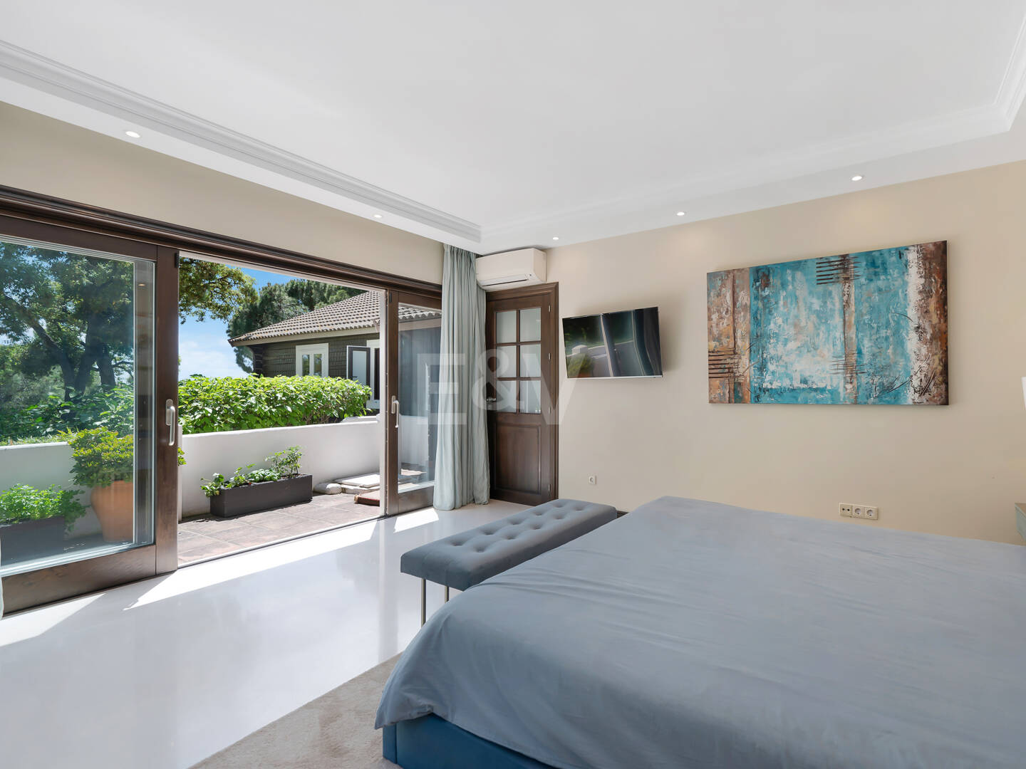 Scandinavian Charm Meets Mediterranean Living – Elegant Sustainable Family Villa in Elviria