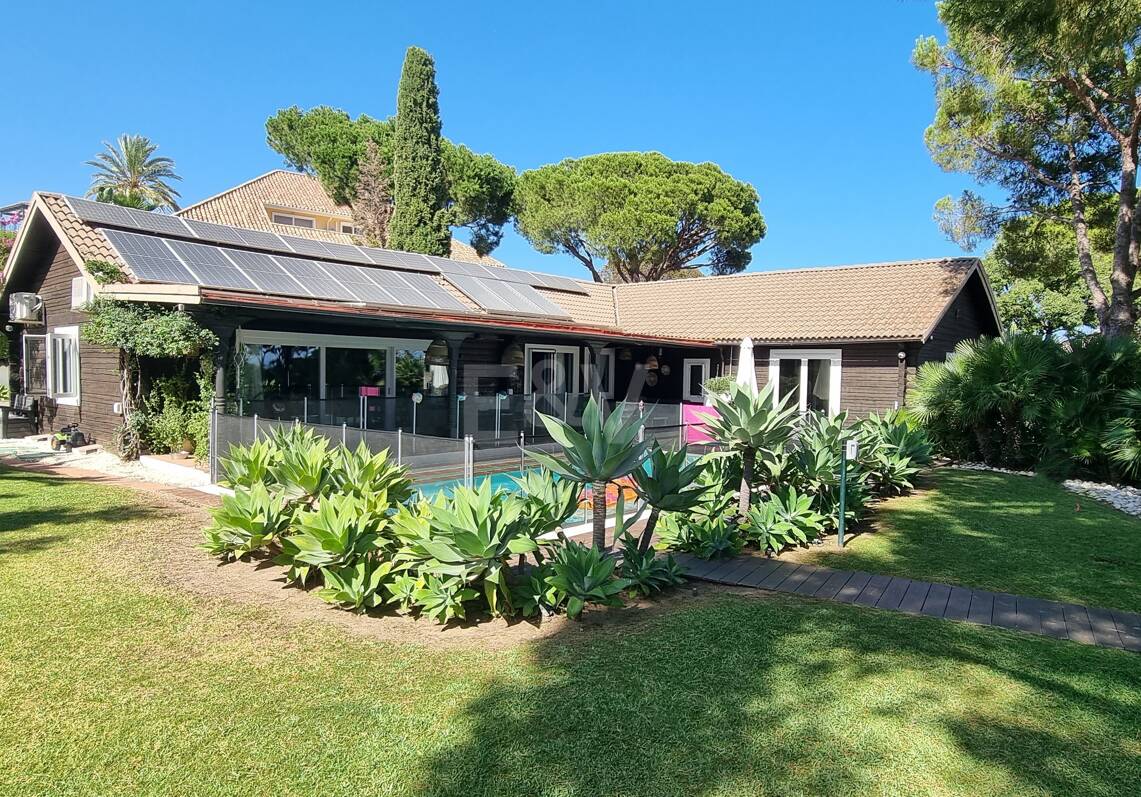 Scandinavian Charm Meets Mediterranean Living – Elegant Sustainable Family Villa in Elviria