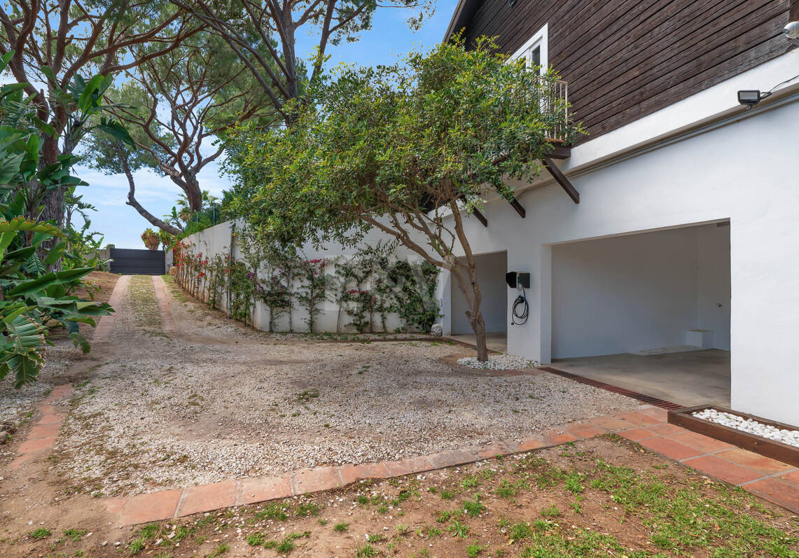 Scandinavian Charm Meets Mediterranean Living – Elegant Sustainable Family Villa in Elviria
