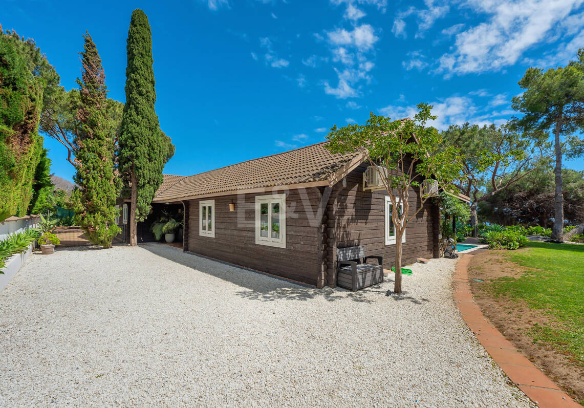 Scandinavian Charm Meets Mediterranean Living – Elegant Sustainable Family Villa in Elviria