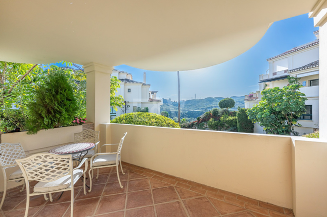 Markplanslägenhet till salu i Los Arqueros, Benahavis
