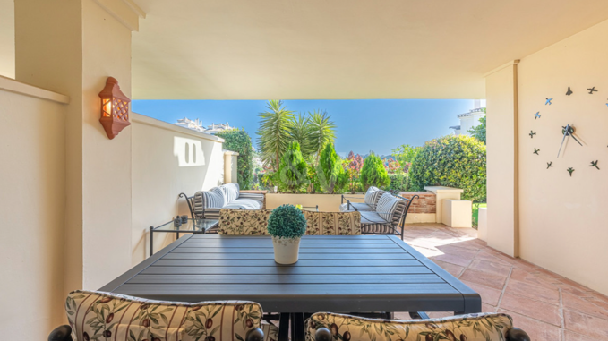Apartamento en planta baja en Los Arqueros con servicios del resort