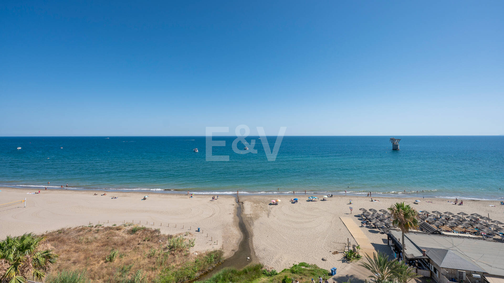 Unmöblierte Wohnung mit Meerblick direkt am Strand von Marbella