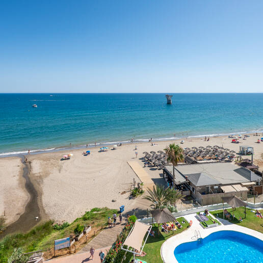 Unmöblierte Wohnung mit Meerblick direkt am Strand von Marbella