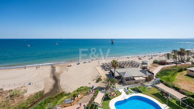 Unfurnished Sea View Apartment on Marbella’s Beachfront