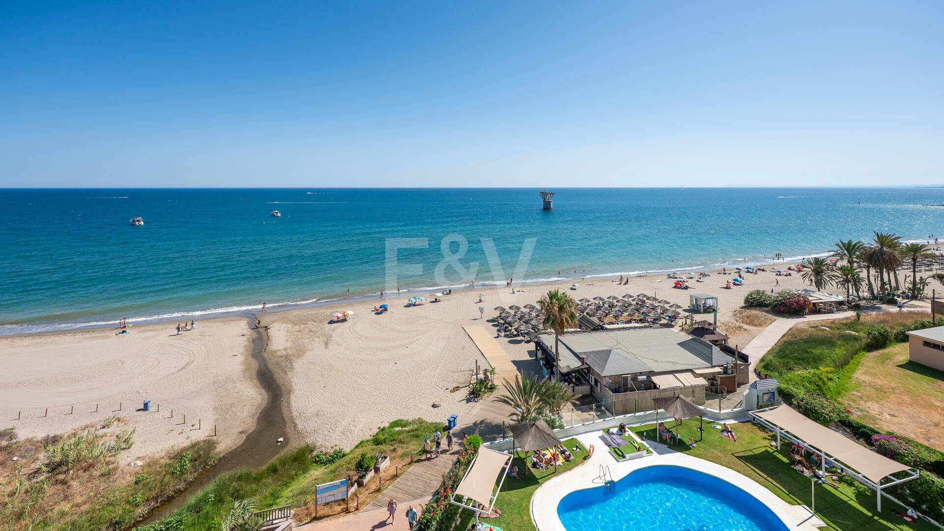 Unmöblierte Wohnung mit Meerblick direkt am Strand von Marbella