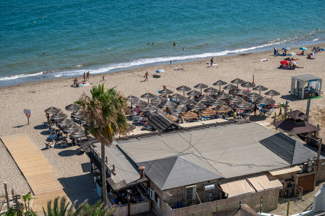 Unmöblierte Wohnung mit Meerblick direkt am Strand von Marbella