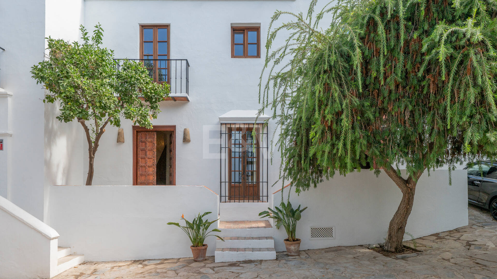 Raffinerat andalusiskt radhus med skräddarsydda inredare i Lomas de Marbella Club