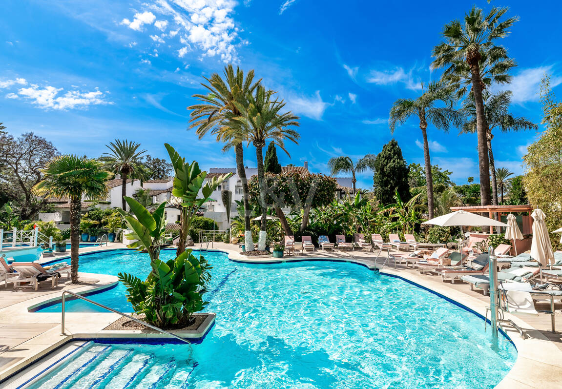 Elegante apartamento en el corazón de Puente Romano Beach Resort