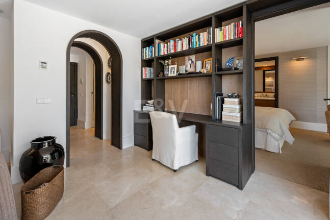 Elegante apartamento en el corazón de Puente Romano Beach Resort