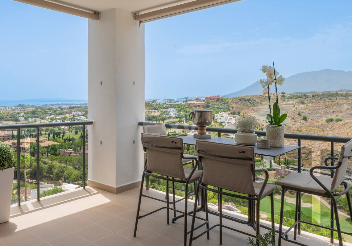 Apartment in Flamingos Golf with Panoramic Sea Views