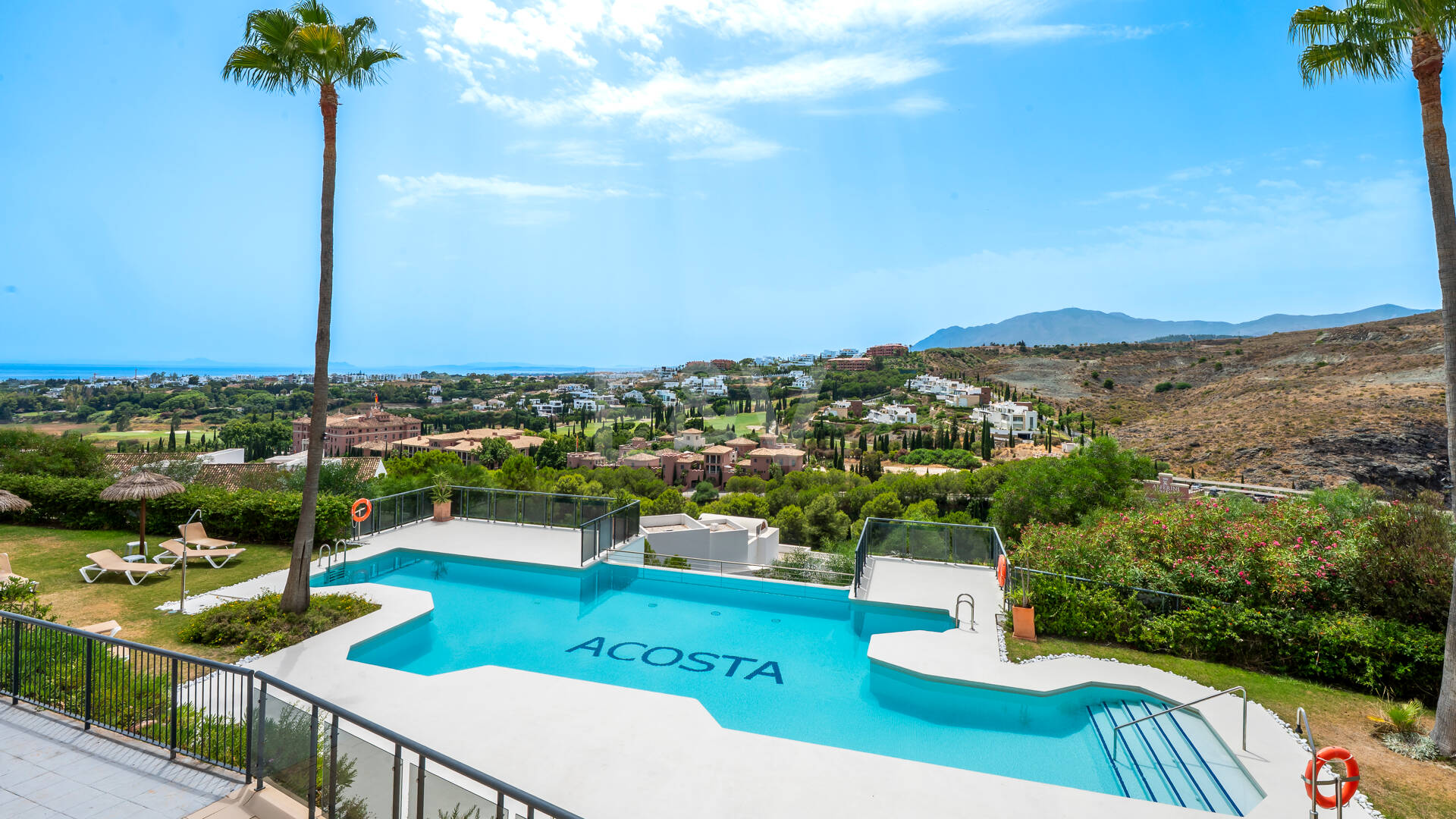 Apartamento en Flamingos Golf con vistas al mar y al golf