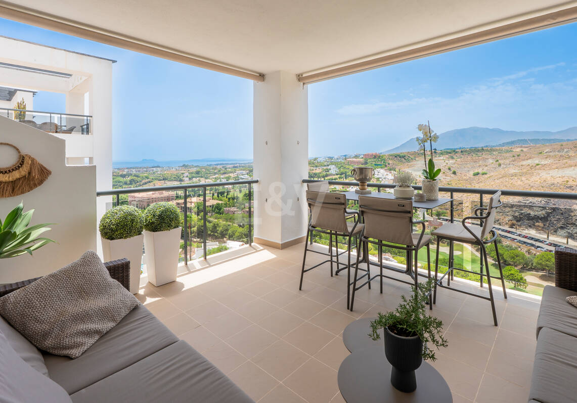 Apartment in Flamingos Golf with Panoramic Sea Views