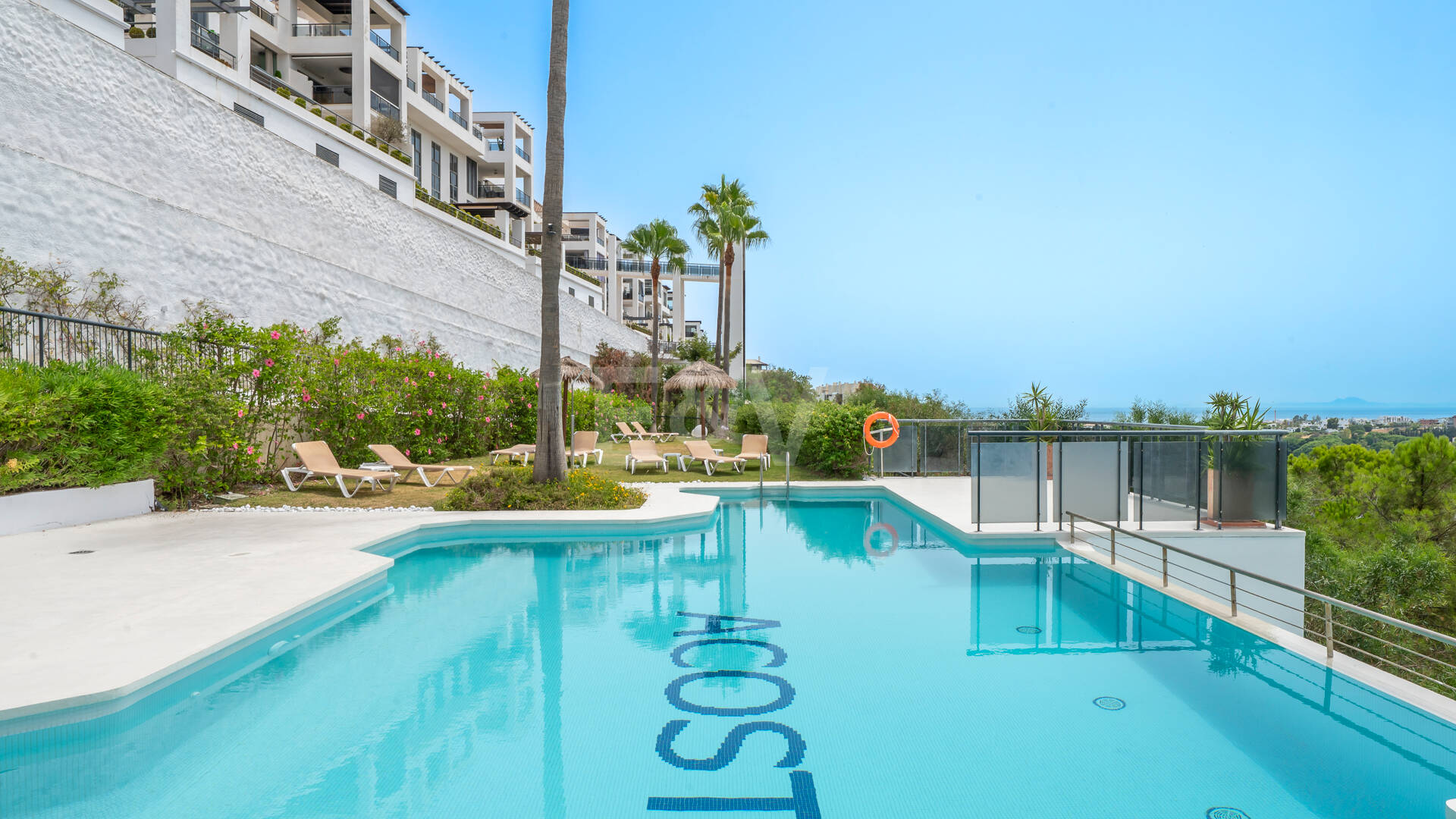 Apartamento en Flamingos Golf con vistas al mar y al golf