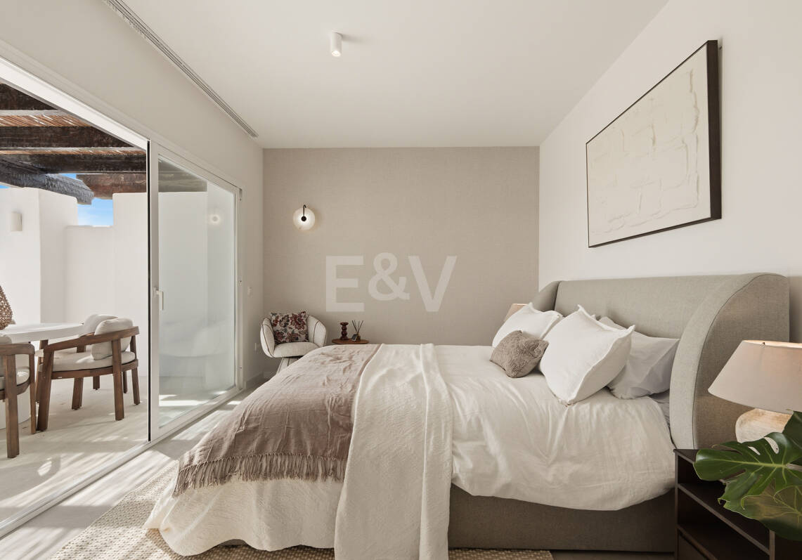 Luksusowy dwupoziomowy penthouse z ekspansywnym tarasem, prywatnym solarium i widokiem na morze panoramiczne