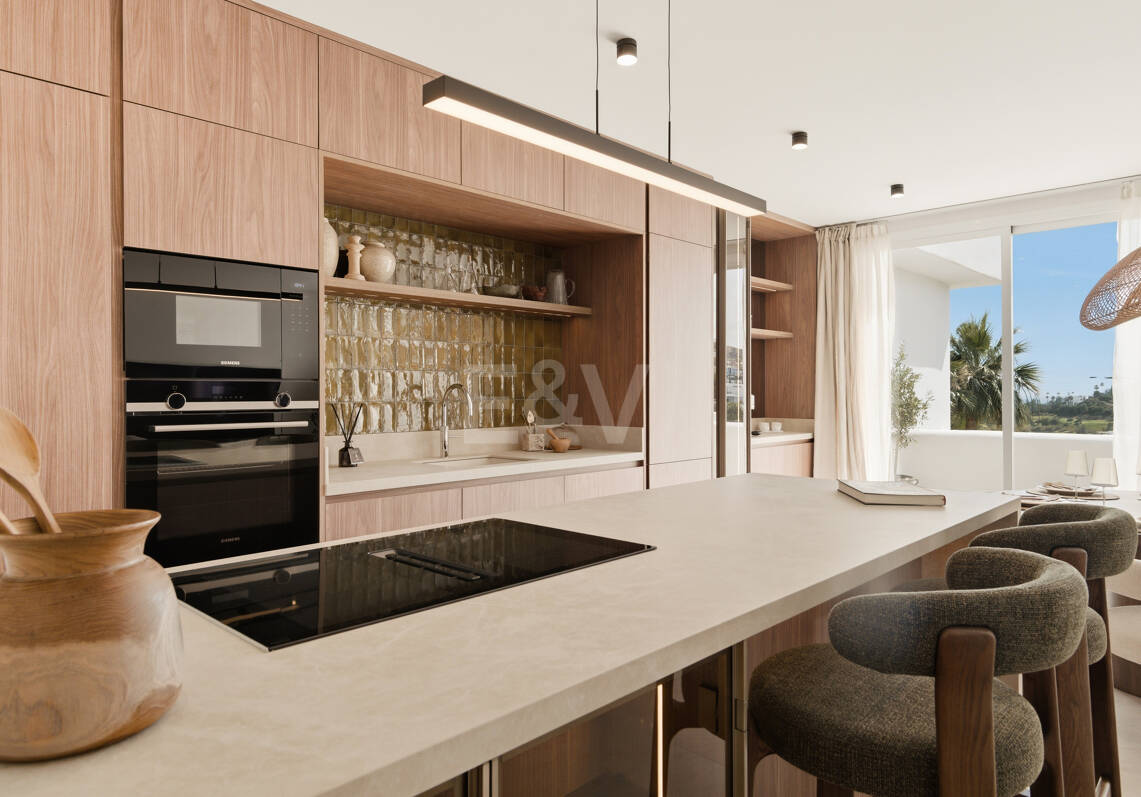 Luksusowy dwupoziomowy penthouse z ekspansywnym tarasem, prywatnym solarium i widokiem na morze panoramiczne
