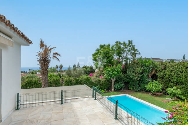 Charming Mediterranean Villa with Guest Apartment in Rocío de Nagüeles
