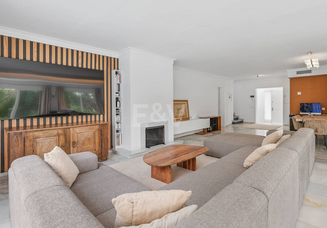 Charming Mediterranean Villa with Guest Apartment in Rocío de Nagüeles