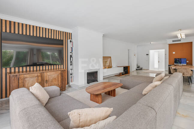 Charming Mediterranean Villa with Guest Apartment in Rocío de Nagüeles