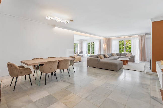 Charming Mediterranean Villa with Guest Apartment in Rocío de Nagüeles