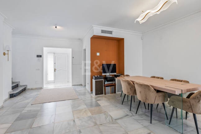Charming Mediterranean Villa with Guest Apartment in Rocío de Nagüeles
