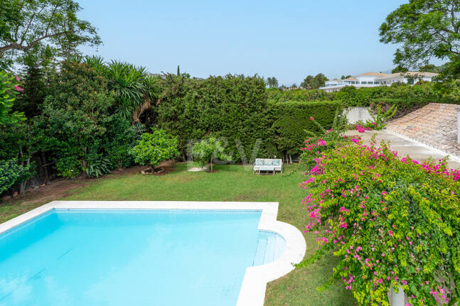 Charming Mediterranean Villa with Guest Apartment in Rocío de Nagüeles