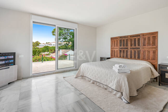 Charming Mediterranean Villa with Guest Apartment in Rocío de Nagüeles