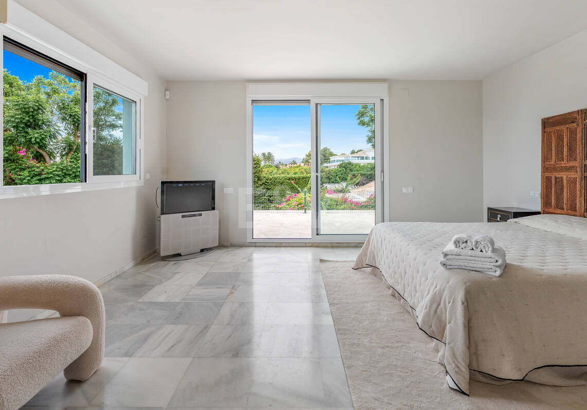 Charming Mediterranean Villa with Guest Apartment in Rocío de Nagüeles