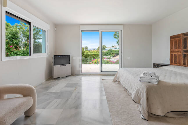 Charming Mediterranean Villa with Guest Apartment in Rocío de Nagüeles