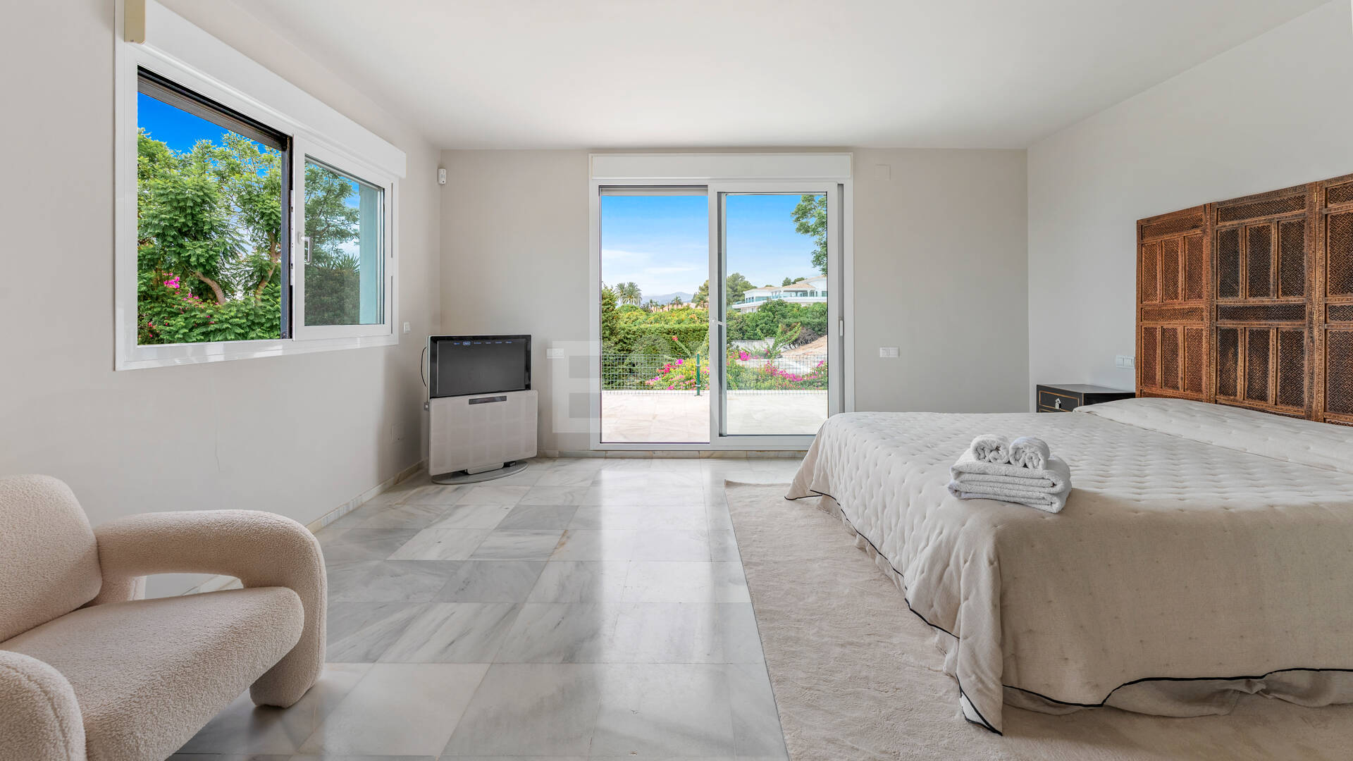 Charming Mediterranean Villa with Guest Apartment in Rocío de Nagüeles