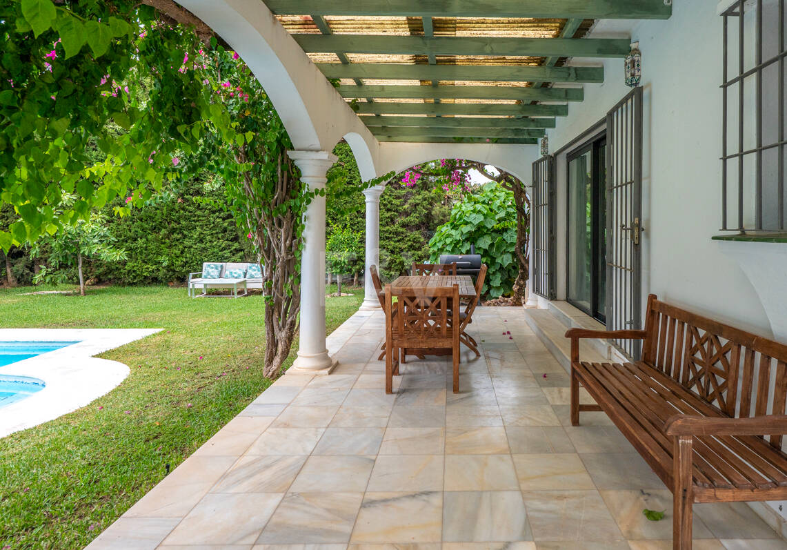 Charming Mediterranean Villa with Guest Apartment in Rocío de Nagüeles