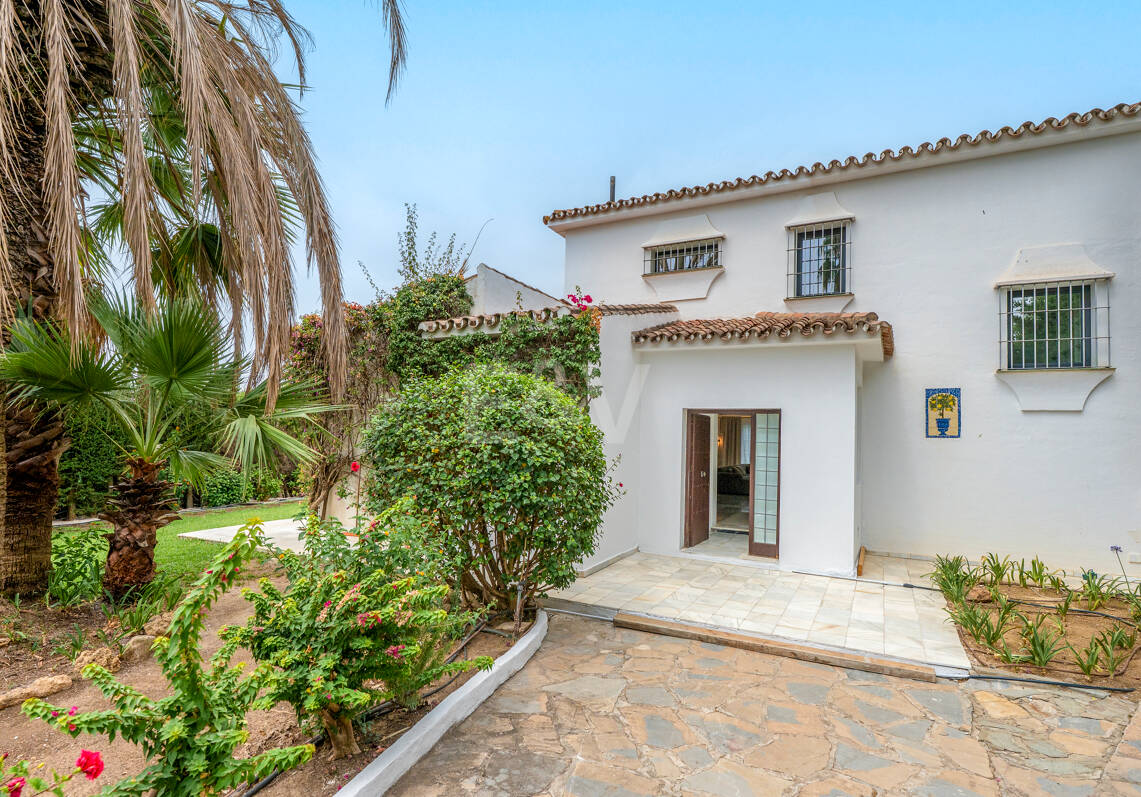 Charming Mediterranean Villa with Guest Apartment in Rocío de Nagüeles