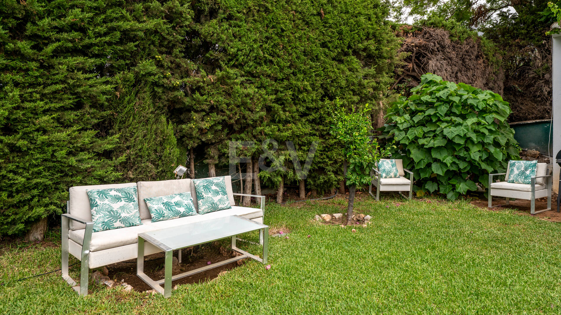 Charming Mediterranean Villa with Guest Apartment in Rocío de Nagüeles