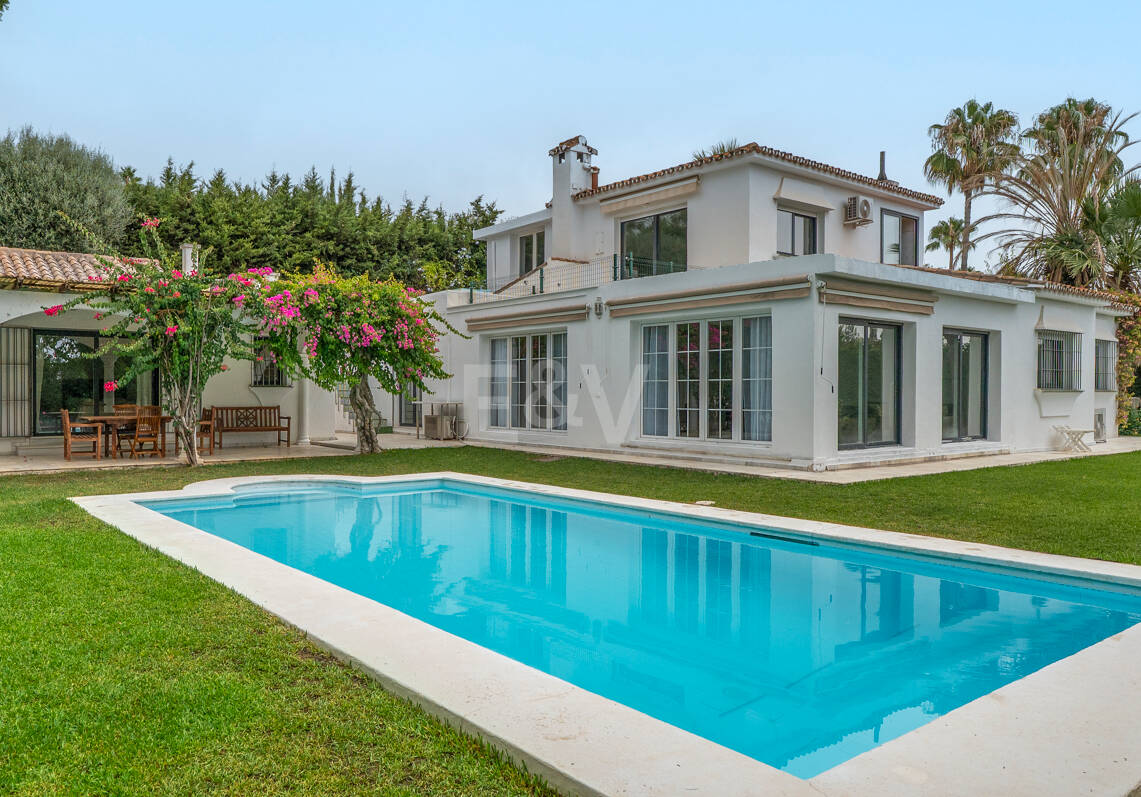 Charming Mediterranean Villa with Guest Apartment in Rocío de Nagüeles