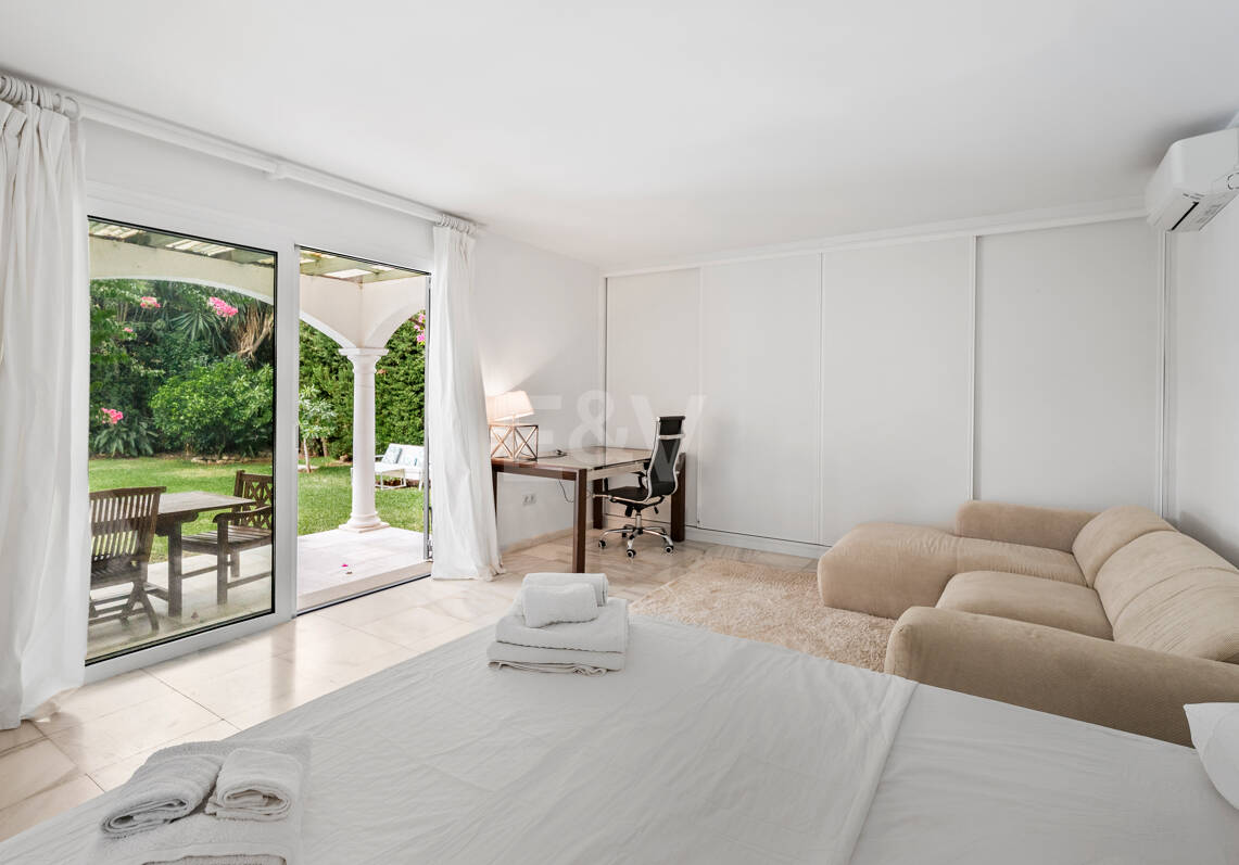 Charming Mediterranean Villa with Guest Apartment in Rocío de Nagüeles