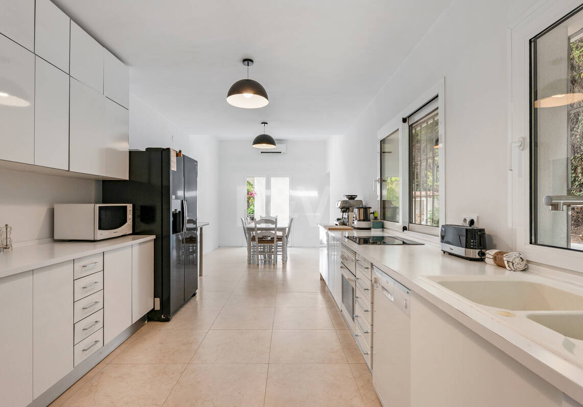 Charming Mediterranean Villa with Guest Apartment in Rocío de Nagüeles