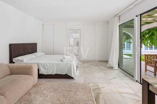 Charming Mediterranean Villa with Guest Apartment in Rocío de Nagüeles