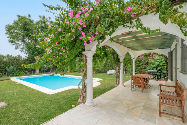 Charming Mediterranean Villa with Guest Apartment in Rocío de Nagüeles