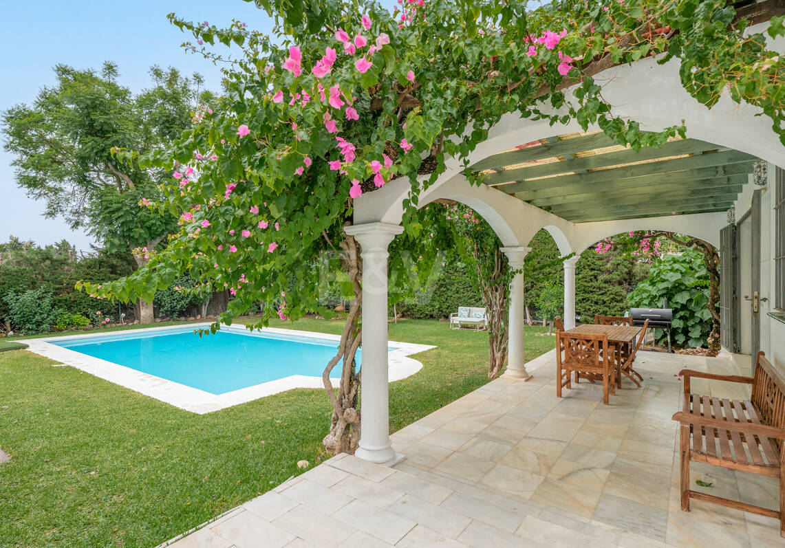 Charming Mediterranean Villa with Guest Apartment in Rocío de Nagüeles