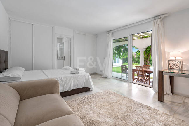 Charming Mediterranean Villa with Guest Apartment in Rocío de Nagüeles