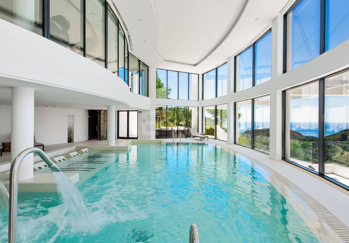 Garden Apartment with Panoramic Sea Views in Palo Alto,Marbella